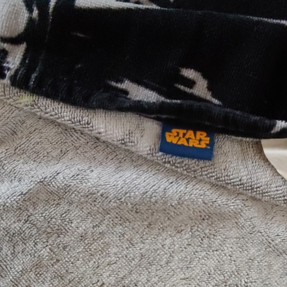 2/$15🌟Stars Wars Darth Vader Hooded Towel - Picture 4 of 5